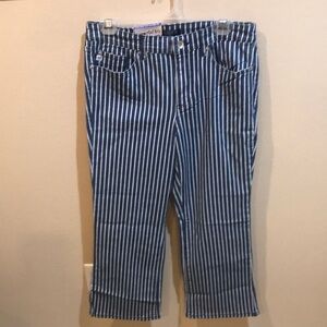 NWT CHAPS Mid-Rise Crop Kick Zip Front Striped Jeans-Size 10/30/Inseam 26